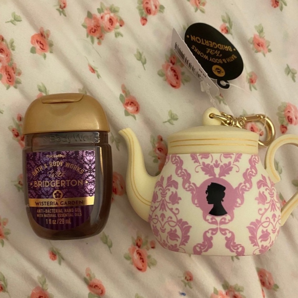 Bridgeton x Bath & Body Works Pocketbac